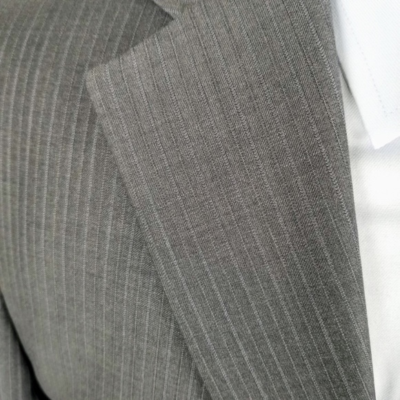 Hart Schaffner Marx - 40R 36X29 Mens 2 Piece Suit - Gray/Muted Chalk Stripe - Picture 6 of 16